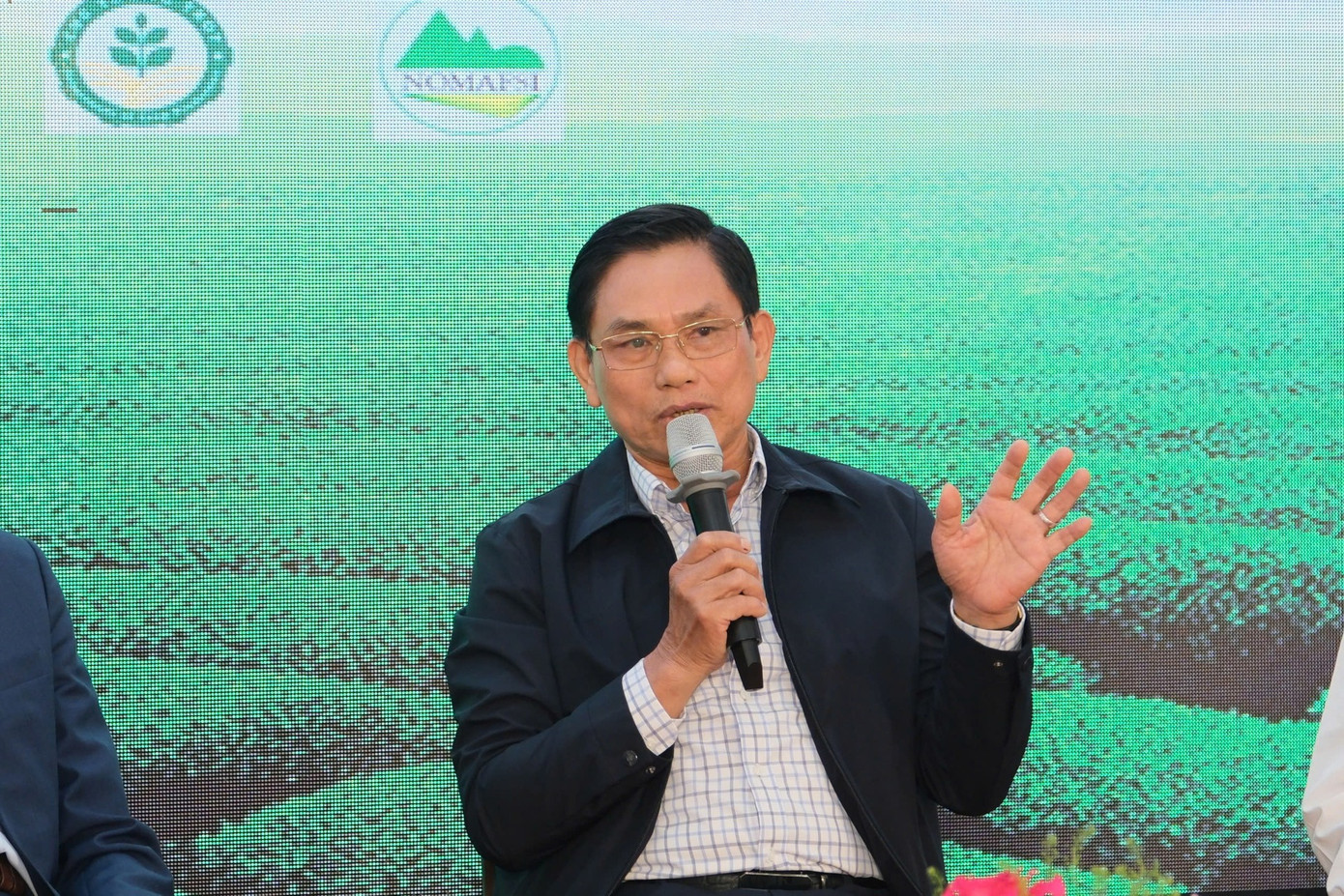 Ông Hoàng Vĩnh Long, Chủ tịch Hiệp hội Chè Việt Nam. Ảnh: nongnghiep.vn. Ông Hoàng Vĩnh Long, Chủ tịch Hiệp hội Chè Việt Nam. Ảnh: nongnghiep.vn.