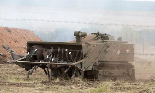 Robot rà phá mìn tự động Uran-6