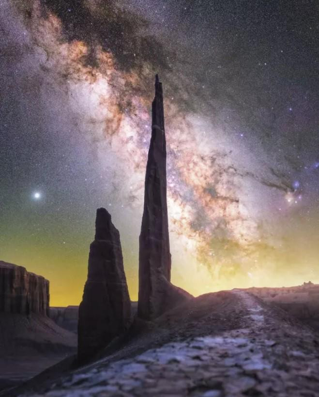 Bức ảnh Starlit Needle của nhiếp ảnh gia Mỹ Spencer Welling