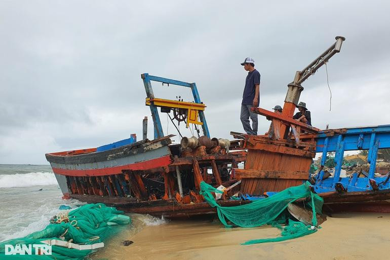 Hiện tượng thời tiết phức tạp vừa qua ở Phú Yên gây thiệt hại lớn hơn cơn bão cấp 11-12.