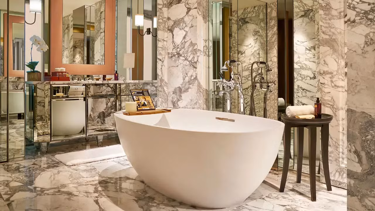 Tất cả các phòng đều có không gian làm việc rộng rãi và phòng tắm lớn với vòi sen cùng bồn tắm ngâm sâu. Tất cả các phòng đều có không gian làm việc rộng rãi và phòng tắm lớn với vòi sen cùng bồn tắm ngâm sâu.