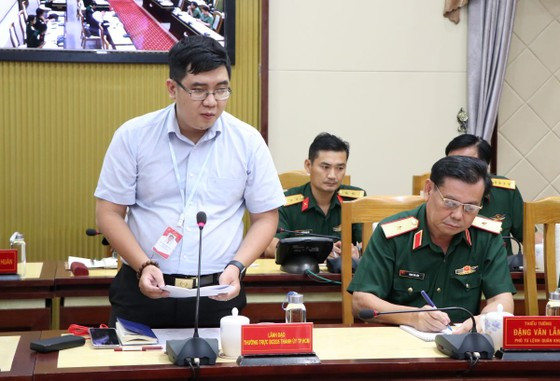 Đại diện Thường trực Ban chỉ đạo 35 Thành ủy TPHCM phát biểu tại buổi làm việc. Ảnh: TRẦN YÊN