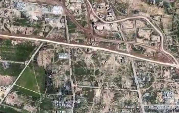 Hình ảnh vệ tinh về con đường, được chụp vào ngày 29/2. Ảnh: CNN