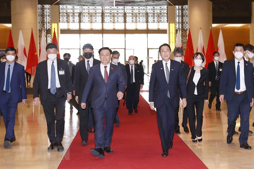 Lễ đón Thủ tướng Nhật Bản Kishida Fumio tại Nhà Quốc hội. (Ảnh: Doãn Tấn/TTXVN)