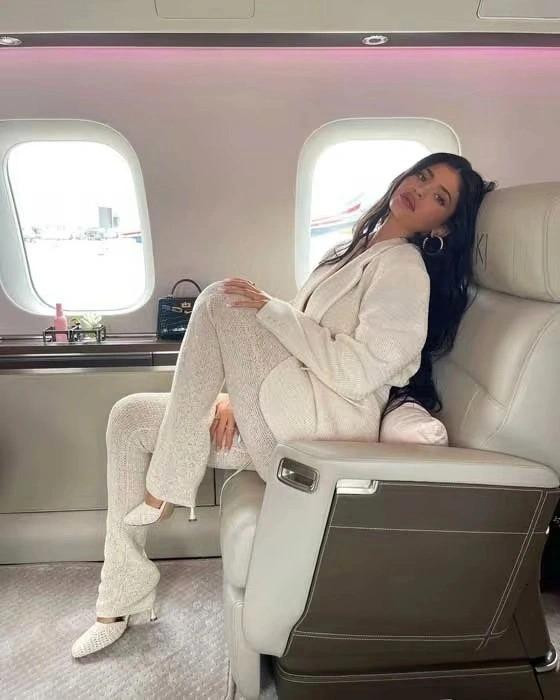 Kylie Jenner thực hiện các chuyến bay ngắn với chuyên cơ triệu USD. Ảnh: @kyliejenner. Kylie Jenner thực hiện các chuyến bay ngắn với chuyên cơ triệu USD. Ảnh: @kyliejenner.