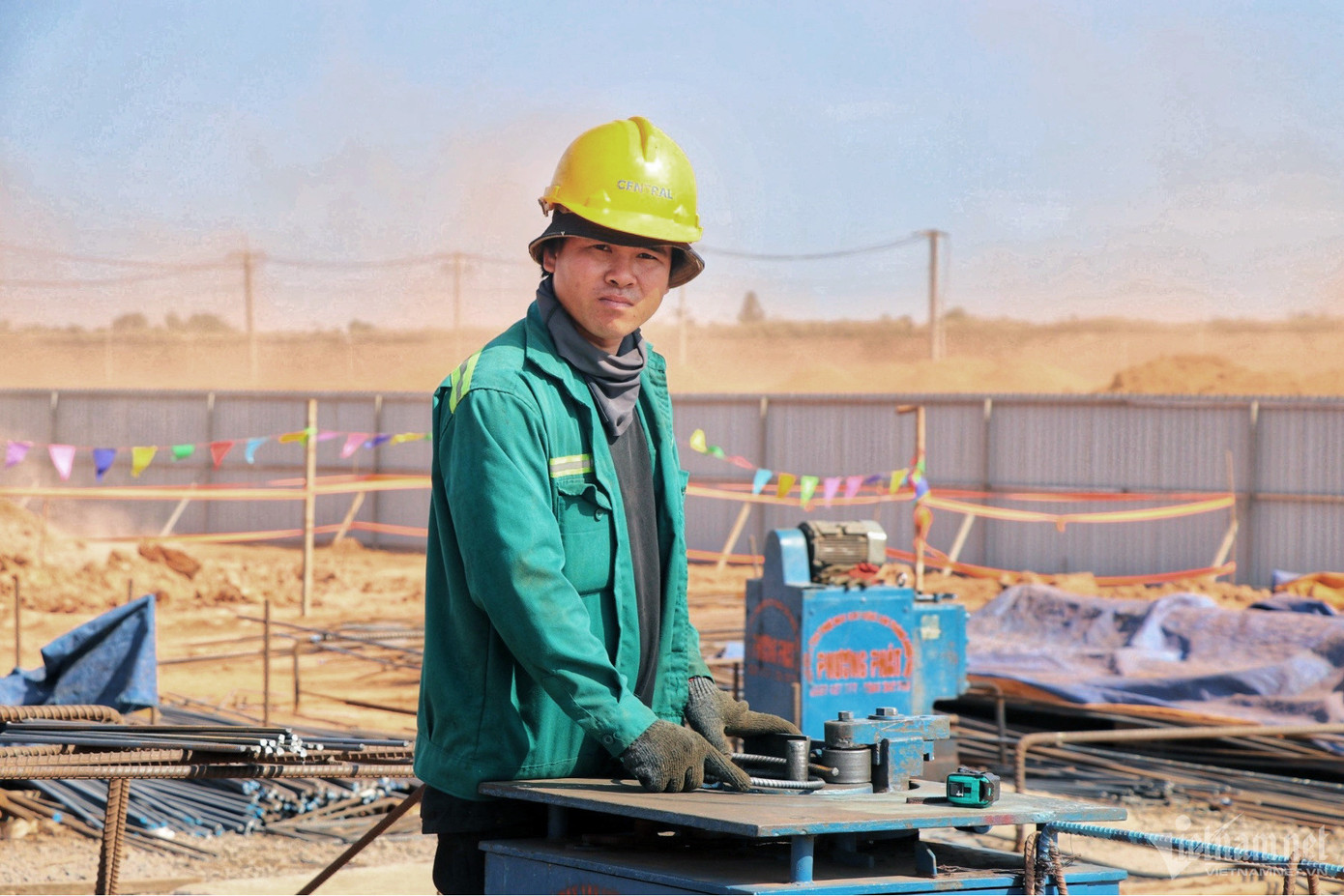 Ông Lê Hoàng Minh, Chủ tịch Hội đồng thành viên Tổng công ty Quản lý bay Việt Nam cho biết, 150 ngày này cần tận dụng mùa khô, thời tiết thuận lợi để đua tiến độ dự án, sớm đưa công trình về đích. Đồng thời, các nhà thầu tăng cường thêm nhân lực, máy móc và vật liệu để phục vụ thi công và tổ chức thi công “3 ca, 4 kíp” nhằm đẩy nhanh tiến độ của dự án.