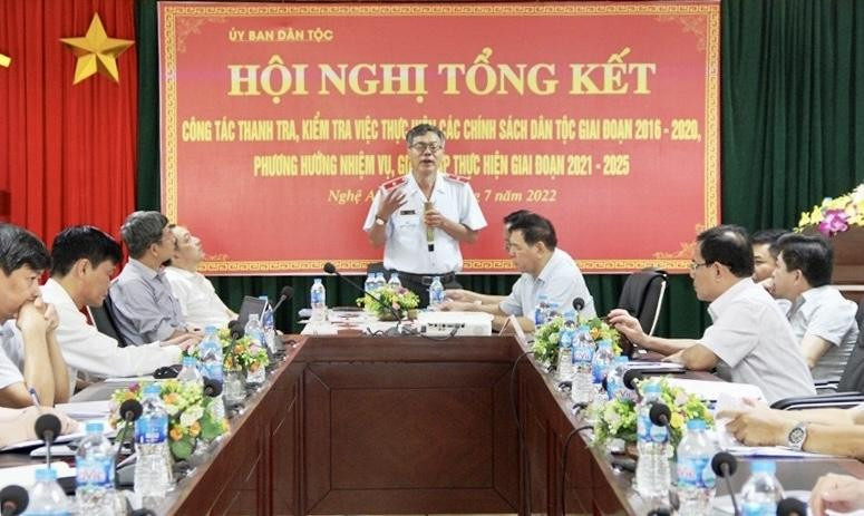 Chánh Thanh tra UBDT Võ Văn Bảy trao đổi tại Hội nghị Chánh Thanh tra UBDT Võ Văn Bảy trao đổi tại Hội nghị