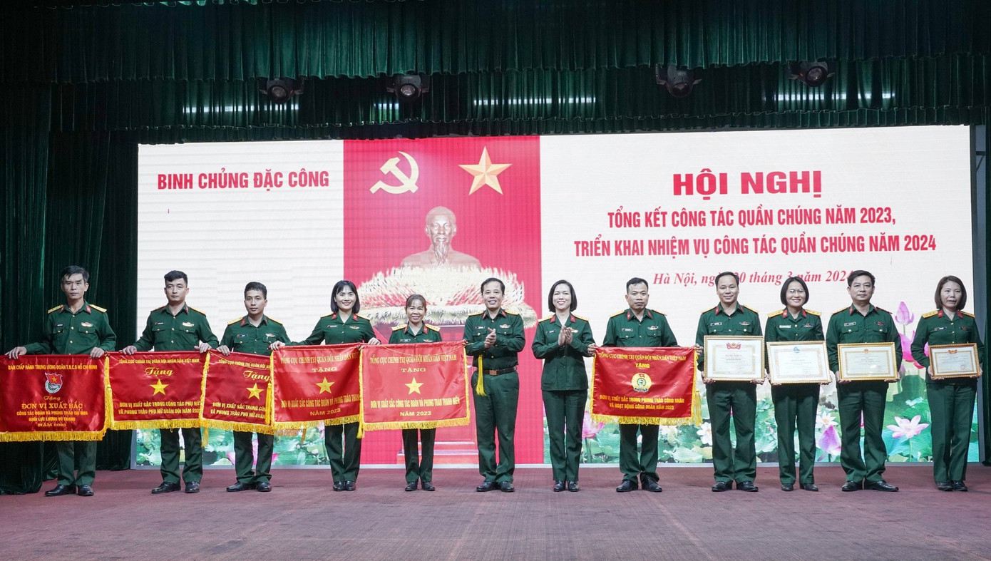 Lãnh đạo Ban Thanh niên Quân đội và Ban Phụ nữ Quân đội trao thưởng các tập thể, cá nhân có thành tích xuất sắc, tại Hội nghị Tổng kết công tác quần chúng năm 2023. Lãnh đạo Ban Thanh niên Quân đội và Ban Phụ nữ Quân đội trao thưởng các tập thể, cá nhân có thành tích xuất sắc, tại Hội nghị Tổng kết công tác quần chúng năm 2023.