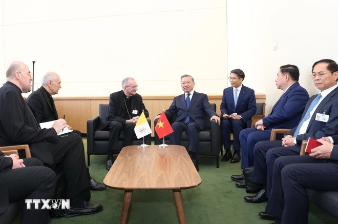 Tổng Bí thư, Chủ tịch nước Tô Lâm gặp Thủ tướng Tòa thánh Vatican, Hồng y Pietro Parolin. (Ảnh: Lâm Khánh/TTXVN)