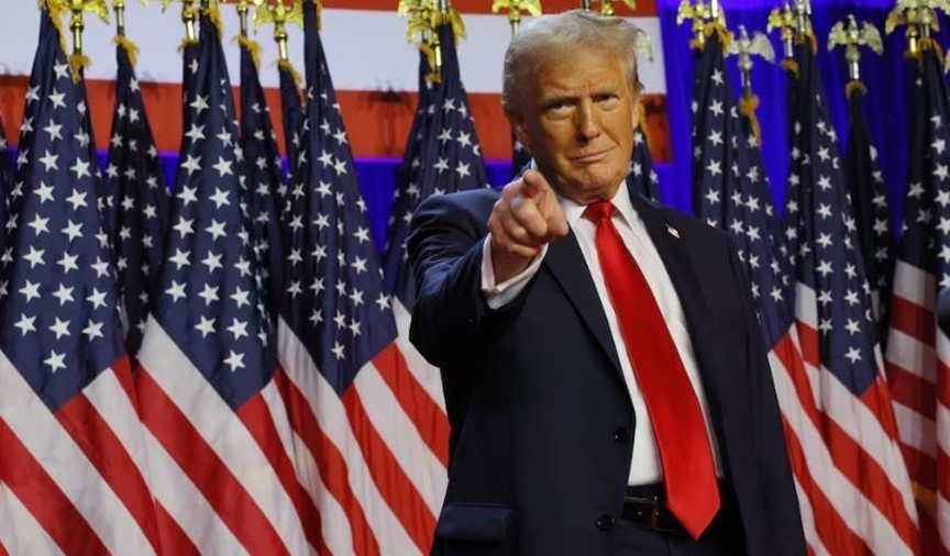 Ông Donald Trump phát biểu trước những người ủng hộ tại Trung tâm Hội nghị Palm Beach, bang Florida. Ảnh: TTXVN