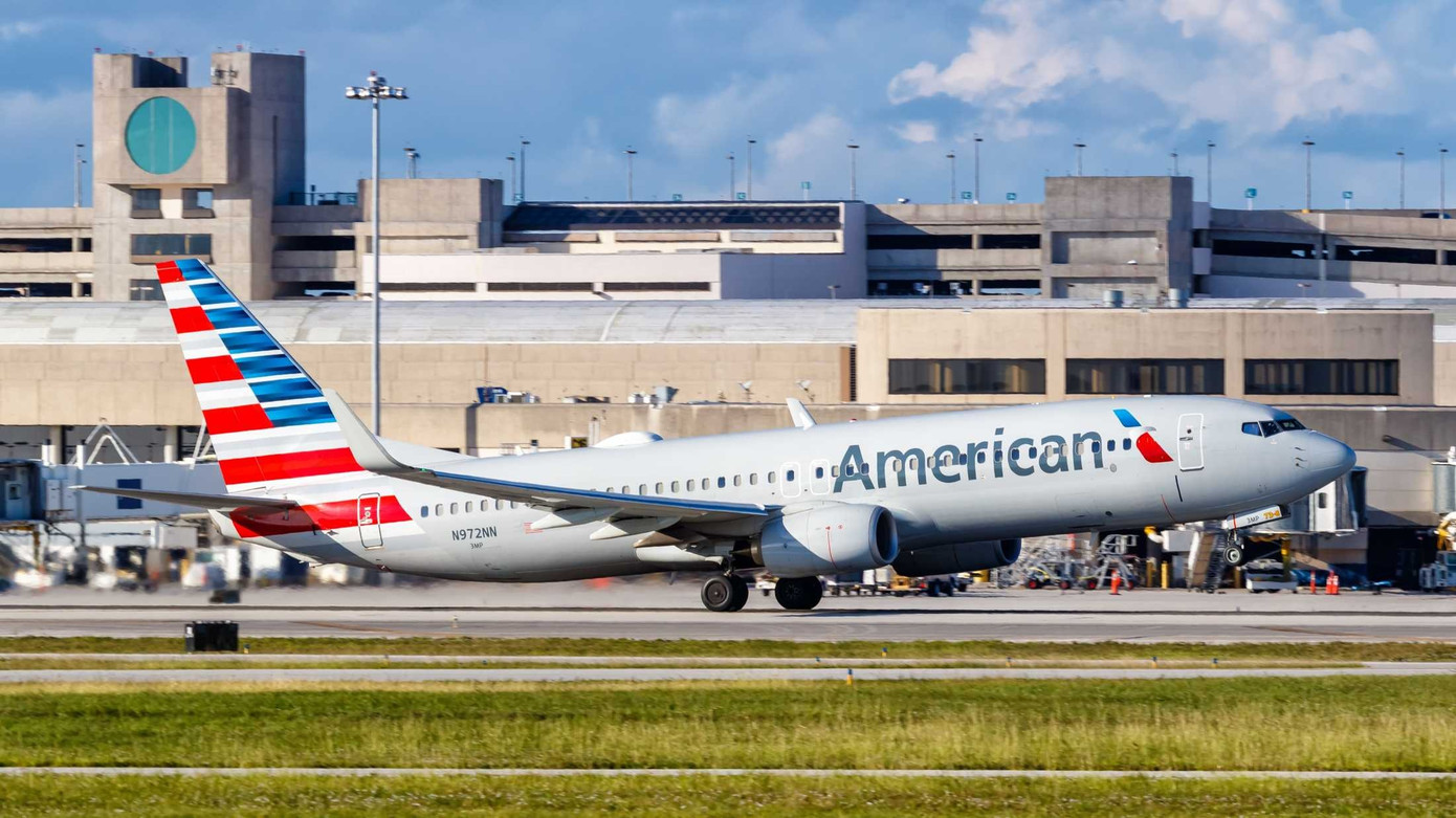 Một nữ hành khách bị American Airlines đưa nhầm vào danh sách cấm bay trọn đời vì 'quan hệ tình dục trên máy bay'. Ảnh: Markus Mainka | Shutterstock. Một nữ hành khách bị American Airlines đưa nhầm vào danh sách cấm bay trọn đời vì 'quan hệ tình dục trên máy bay'. Ảnh: Markus Mainka | Shutterstock.