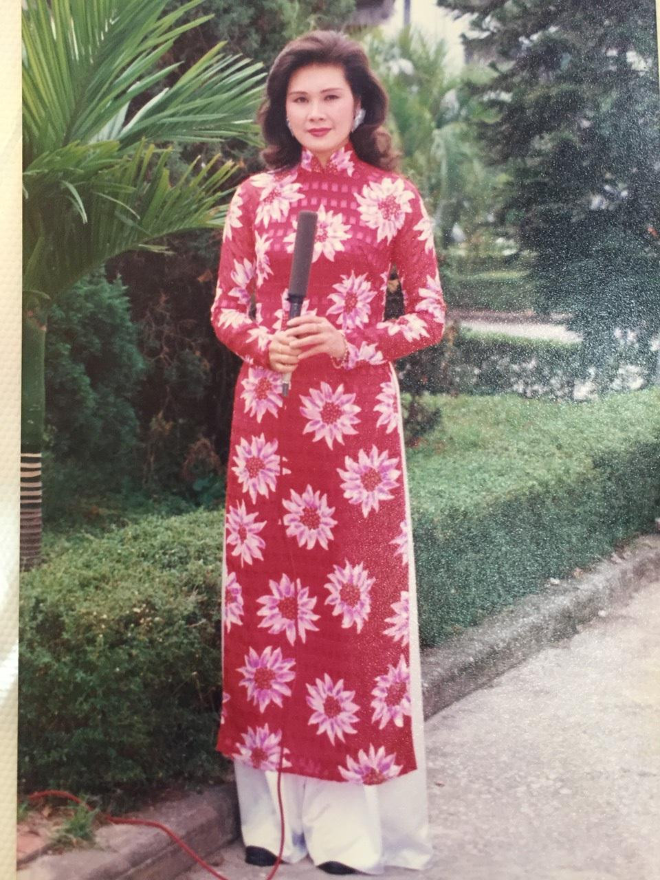 BTV Nhật Lệ không chỉ gây ấn tượng với gương mặt đẹp mà còn vì giọng đọc ấm áp, truyền cảm (Ảnh: Nhân vật cung cấp).