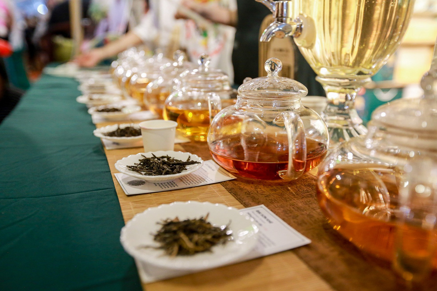 Vì vậy, nhằm gìn giữ và tôn vinh nghề ướp trà sen Tây Hồ, Bộ Văn hóa, Thể thao và Du lịch đã quyết định công nhận nghề là Di sản văn hóa phi vật thể quốc gia.