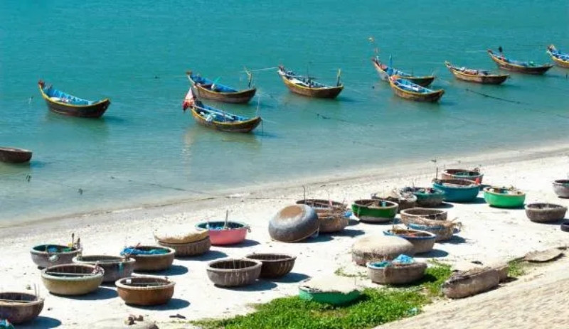 Bãi biển Mũi Né, thành phố Phan Thiết, tỉnh Bình Thuận. Bãi biển Mũi Né, thành phố Phan Thiết, tỉnh Bình Thuận.