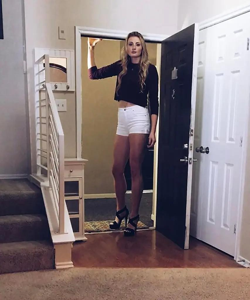 Từng tự ti, nhưng Klara Bradshaw dần tự tin hơn khi đến với bóng rổ và được các huấn luyện viên ghi nhận, động viên, cổ vũ. “Nhờ vậy, tôi mạnh dạn hơn rất nhiều”, cô gái 27 tuổi nói. Từng tự ti, nhưng Klara Bradshaw dần tự tin hơn khi đến với bóng rổ và được các huấn luyện viên ghi nhận, động viên, cổ vũ. “Nhờ vậy, tôi mạnh dạn hơn rất nhiều”, cô gái 27 tuổi nói.