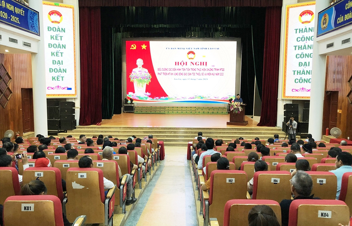 Quang cảnh hội nghị