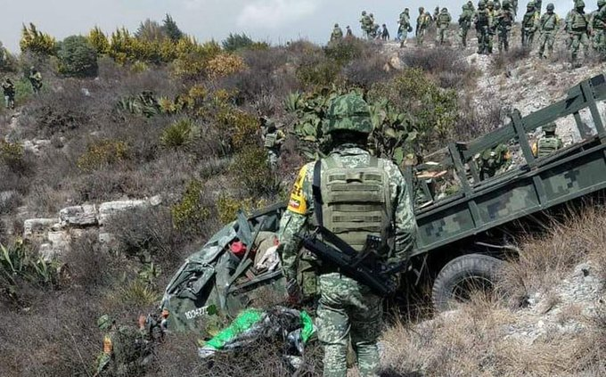 Những nhân chứng đã lập tức thông báo cho 911, tuy nhiên khi lực lượng chức năng đến nơi ít nhất 2 thành viên quân đội đã chết và 20 người khác bị thương, trong đó có 5 người bị thương nặng, 1 binh sĩ nữa đã mất sau đó. Những nhân chứng đã lập tức thông báo cho 911, tuy nhiên khi lực lượng chức năng đến nơi ít nhất 2 thành viên quân đội đã chết và 20 người khác bị thương, trong đó có 5 người bị thương nặng, 1 binh sĩ nữa đã mất sau đó.