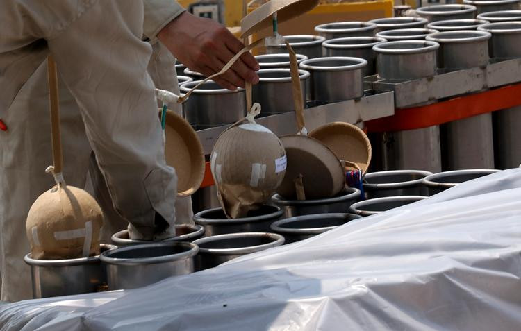 Các bệ pháo được xếp lần lượt theo thứ tự dọc theo mặt cầu Văn Lang. Các bệ pháo được xếp lần lượt theo thứ tự dọc theo mặt cầu Văn Lang.