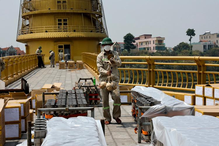 Theo kế hoạch trên, tỉnh Phú Thọ sẽ bắn pháo tầm cao với thời lượng không quá 15 phút tại một điểm duy nhất tại hồ Văn Lang, thành phố Việt Trì. Theo kế hoạch trên, tỉnh Phú Thọ sẽ bắn pháo tầm cao với thời lượng không quá 15 phút tại một điểm duy nhất tại hồ Văn Lang, thành phố Việt Trì.