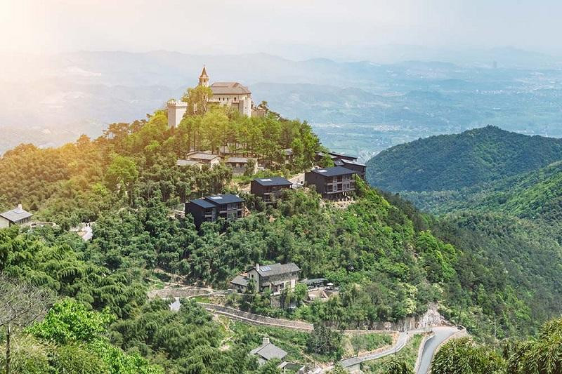 Núi Mạc Can (Ảnh: Shutterstock). Núi Mạc Can (Ảnh: Shutterstock).