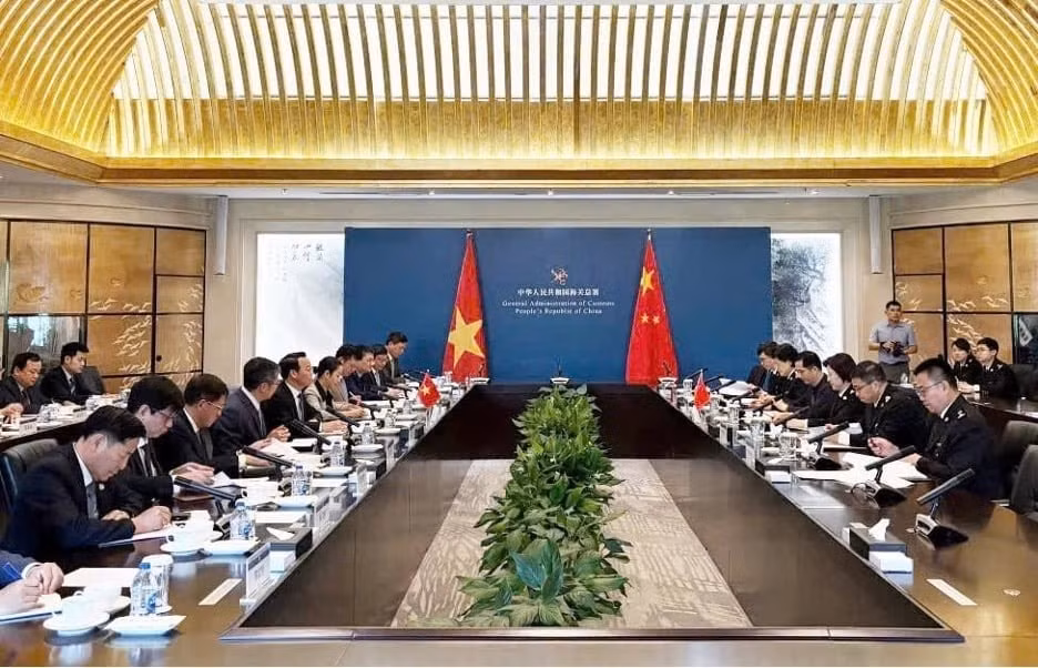Bộ trưởng Bộ Nông nghiệp và Môi trường Đỗ Đức Duy dẫn đầu đoàn công tác sang làm việc với Tổng cục Hải quan Trung Quốc. Ảnh: ICD.
