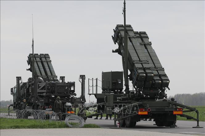 Hệ thống phòng không Patriot tại sân bay Warsaw-Radom ở Radom, Ba Lan, ngày 20/4/2023. Ảnh: TTXVN