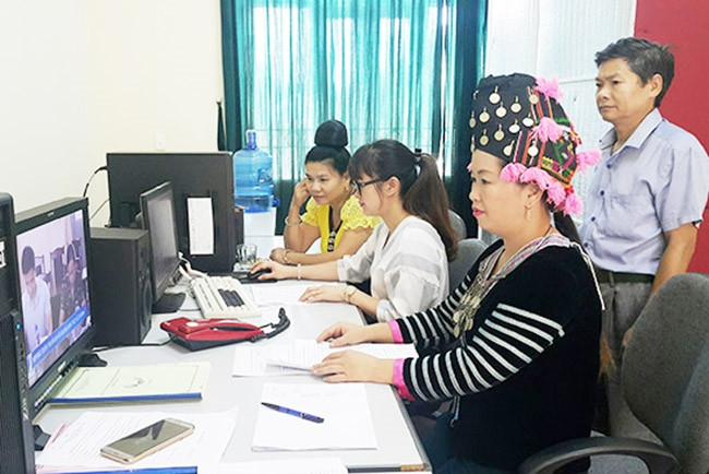 Mỗi xã thiết lập 1 điểm hỗ trợ đồng bào DTTS ứng dụng CNTT. (Ảnh MH)