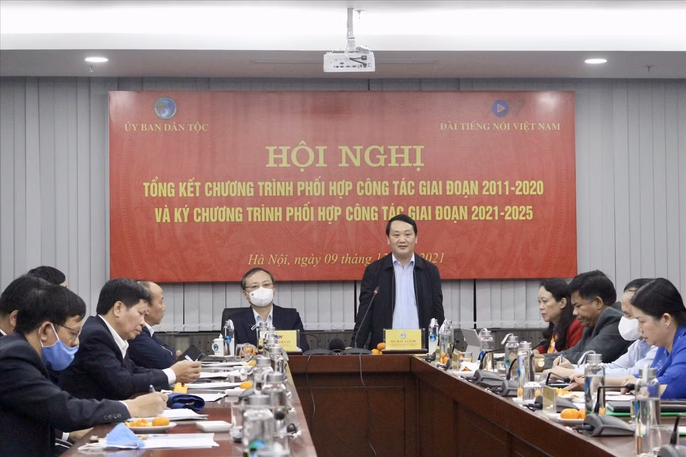 Bộ trưởng, Chủ nhiệm UBDT Hầu A Lềnh phát biểu tại Hội nghị. Ảnh: Báo Dân tộc