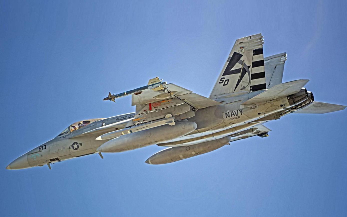 Tên lửa AARGM-ER là tên lửa chiến thuật siêu thanh, tầm trung, được Mỹ ưu tiên trang bị cho máy bay F/A-18, EA-18G và khoang vũ khí trong thân của tiêm kích tàng hình F-35A.