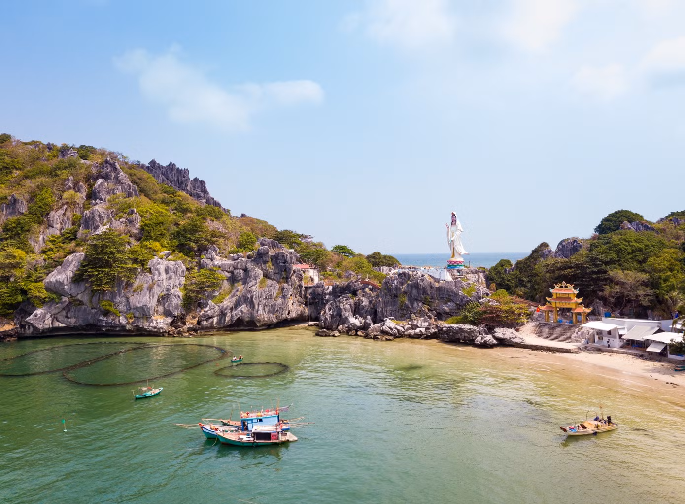 Phú Quốc, Kiên Giang là địa danh được đông đảo du khách quốc tế yêu thích.