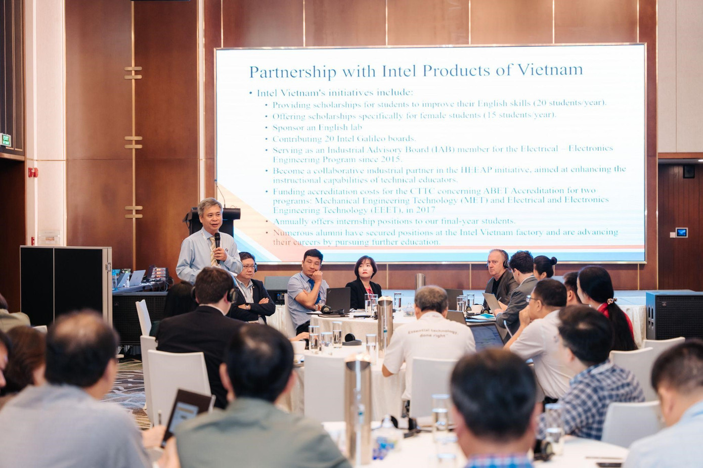 Người tham dự cũng có thể khám phá ra những chiến lược độc đáo để thúc đẩy sự thay đổi trong mối quan hệ đặc biệt này.