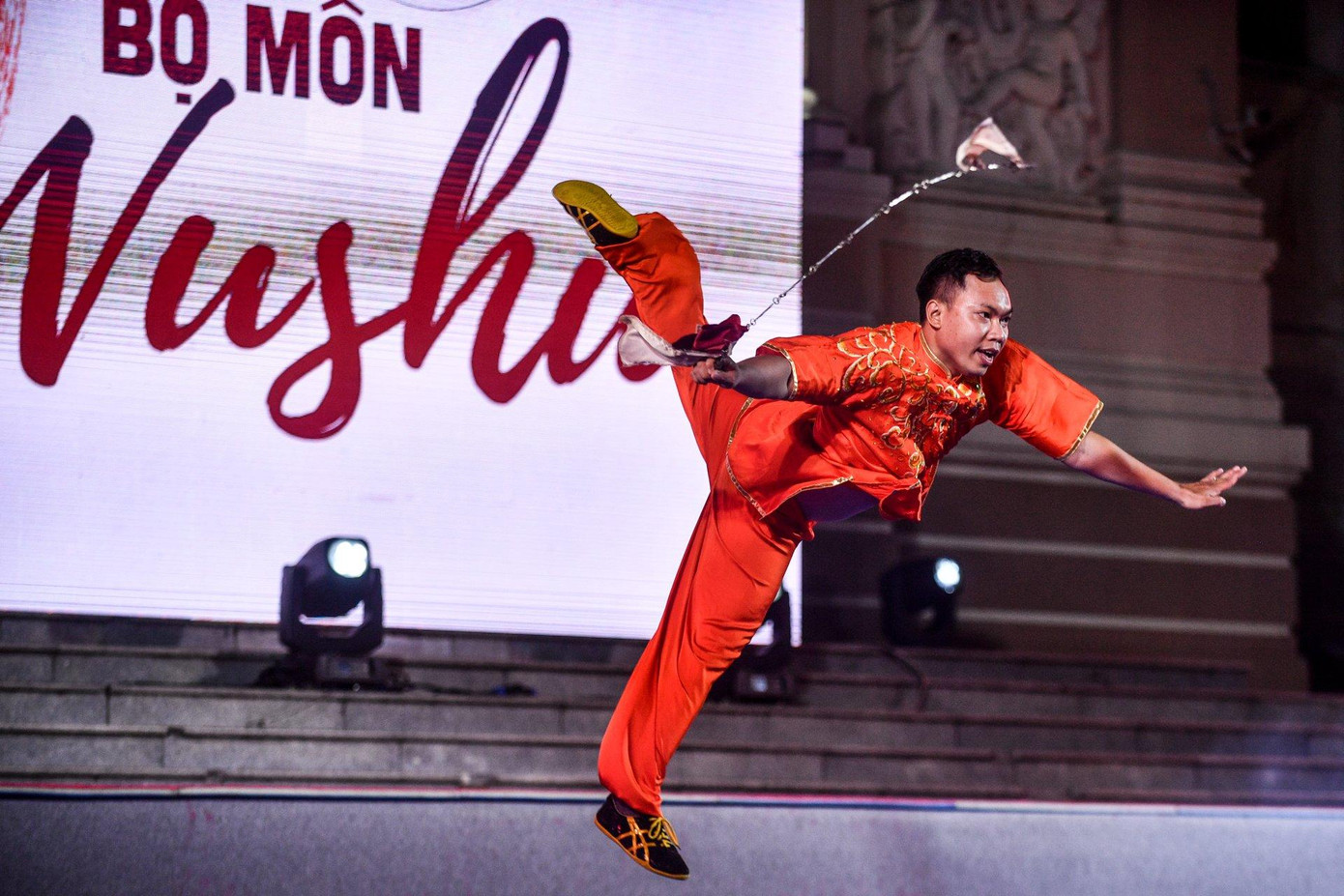 Tiết mục biểu diễn của các VĐV Wushu. Chương trình có sự góp mặt của của 10 liên đoàn, bộ môn võ thuật gồm: Vovinam, Taekwondo, Karatedo, võ cổ truyền, Muay, Wushu, Kendo (kiếm đạo), Akido, võ gậy (Arnis), lân sư rồng và các tiết mục ca múa nhạc. Tiết mục biểu diễn của các VĐV Wushu. Chương trình có sự góp mặt của của 10 liên đoàn, bộ môn võ thuật gồm: Vovinam, Taekwondo, Karatedo, võ cổ truyền, Muay, Wushu, Kendo (kiếm đạo), Akido, võ gậy (Arnis), lân sư rồng và các tiết mục ca múa nhạc.