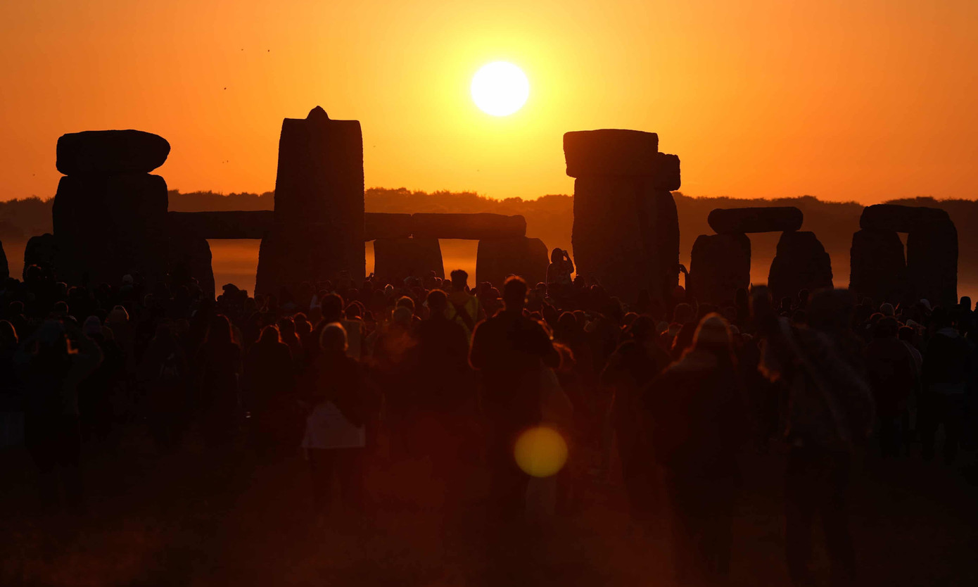 Bình minh tại Stonehenge. Ảnh: Andrew Matthews/PA. Bình minh tại Stonehenge. Ảnh: Andrew Matthews/PA.