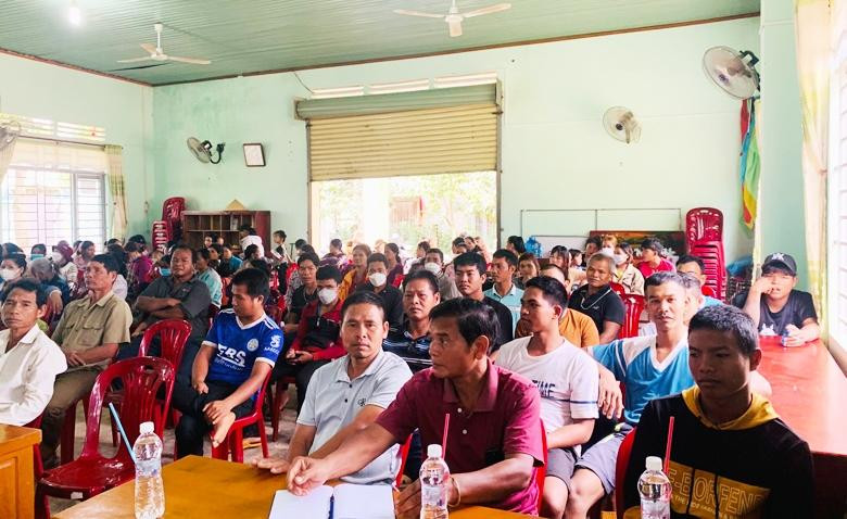 Các học viên tham gia lớp tuyên truyền phòng, chống tảo hôn và hôn nhân cận huyết thống. Ảnh: Trung tâm Chính trị huyện Đạ Tẻh Các học viên tham gia lớp tuyên truyền phòng, chống tảo hôn và hôn nhân cận huyết thống. Ảnh: Trung tâm Chính trị huyện Đạ Tẻh