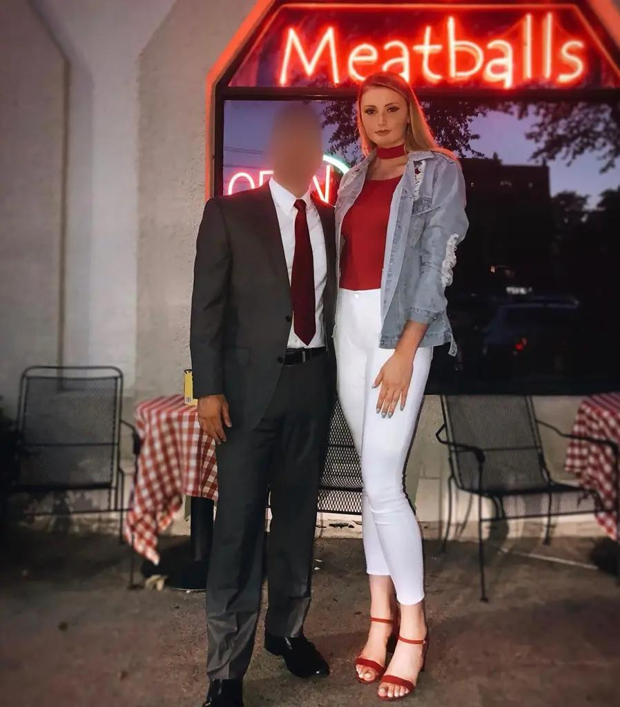 Hiện tại, Klara đang rất hạnh phúc vì đã tìm được người bạn trai cao 1m88. Theo Klara, bạn trai hiện tại của cô biết cách cổ vũ cô trong cuộc sống, anh luôn cảm thấy tự tin, thoải mái khi đi bên bạn gái. Dù vậy, để đảm bảo cuộc sống của bạn trai không bị xáo trộn nhiều, cô quyết định giữ kín danh tính của anh trước truyền thông và cộng đồng mạng. Hiện tại, Klara đang rất hạnh phúc vì đã tìm được người bạn trai cao 1m88. Theo Klara, bạn trai hiện tại của cô biết cách cổ vũ cô trong cuộc sống, anh luôn cảm thấy tự tin, thoải mái khi đi bên bạn gái. Dù vậy, để đảm bảo cuộc sống của bạn trai không bị xáo trộn nhiều, cô quyết định giữ kín danh tính của anh trước truyền thông và cộng đồng mạng.