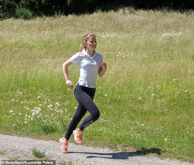 Công chúa Elisabeth là con gái đầu của Quốc vương Philippe và Hoàng hậu Mathilde. Cô đang nỗ lực không ngừng trên con đường trở thành một nữ hoàng trong tương lai.