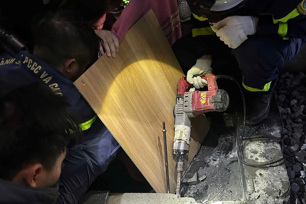 Lực lượng cứu nạn, cứu hộ nhanh chóng triển khai. Ảnh: CACC