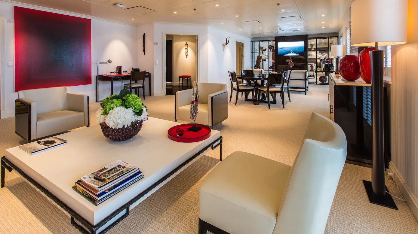 Chủ sở hữu các căn hộ trên tàu có thể cải tạo nó theo cách họ muốn. Ảnh: The World.