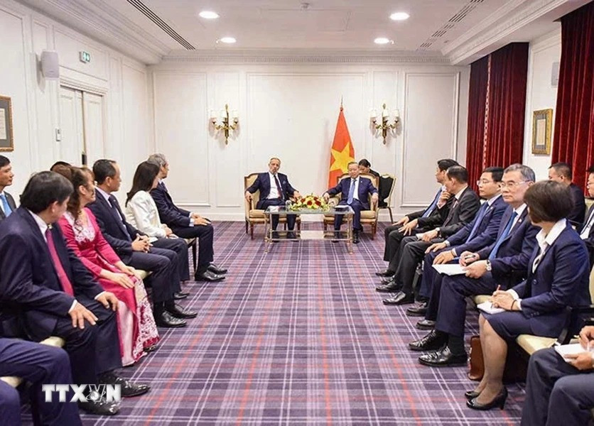 Tổng Bí thư, Chủ tịch nước Tô Lâm tiếp ông Benoit De Saint-Exupery -Tổng Giám đốc Thương mại Toàn cầu, Phó Chủ tịch cấp cao, Thành viên Ban điều hành Tập đoàn Airbus. (Ảnh: Trí Dũng/TTXVN)