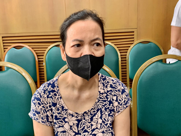 Bà Hà chia sẻ về việc gia đình con gái bà được cứu sống trong vụ cháy.