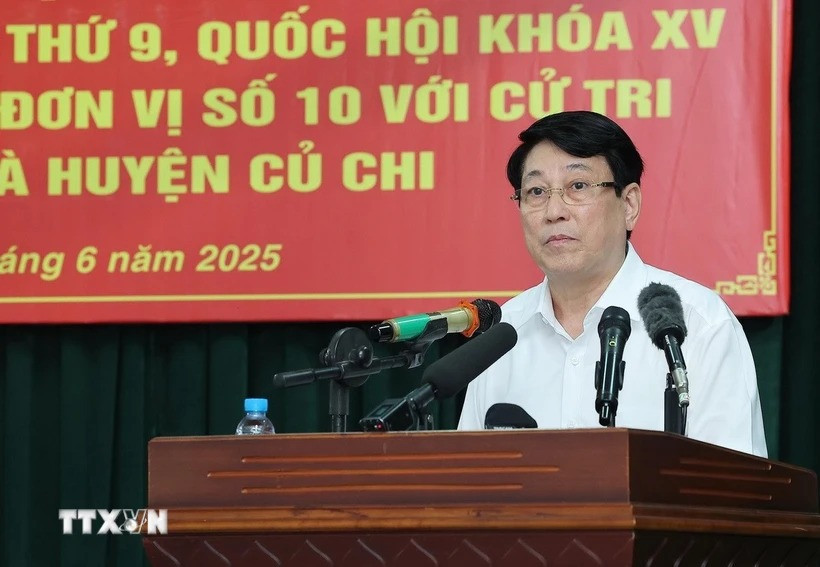 Chủ tịch nước Lương Cường phát biểu với cử tri huyện Hóc Môn và huyện Củ Chi, Thành phố Hồ Chí Minh. (Ảnh: Lâm Khánh/TTXVN)