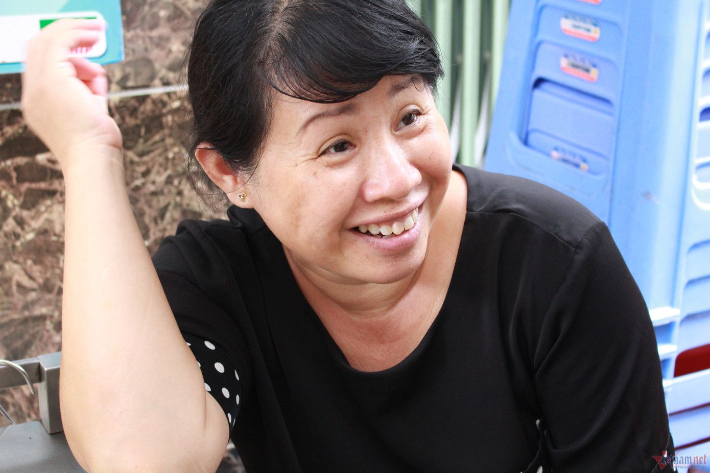 Chị Mỹ Lệ hào hứng kể chuyện xưa ở hẻm chợ chiều. Ảnh: Ngọc Lài. Chị Mỹ Lệ hào hứng kể chuyện xưa ở hẻm chợ chiều. Ảnh: Ngọc Lài.