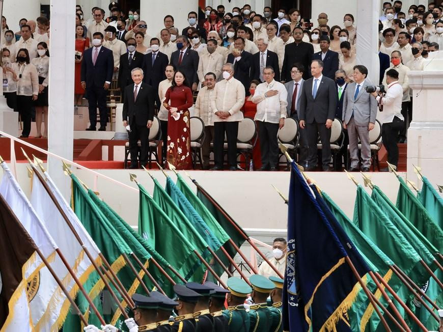 Phó Chủ tịch nước Võ Thị Ánh Xuân cùng lãnh đạo các nước dự Lễ tuyên thệ nhậm chức của Tổng thống Philippines Ferdinand Romualdez Marcos Jr. (Ảnh: Lâm Khánh/TTXVN)