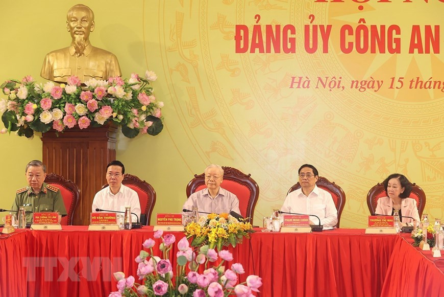 Tổng Bí thư Nguyễn Phú Trọng cùng các đồng chí lãnh đạo Đảng, Nhà nước dự và chỉ đạo hội nghị. Ảnh: Trí Dũng/TTXVN