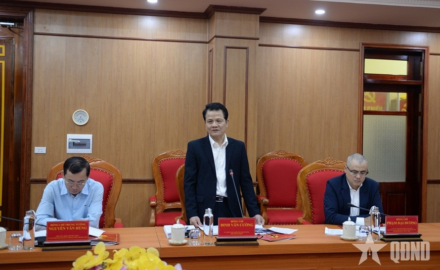 Đại biểu phát biểu ý kiến.