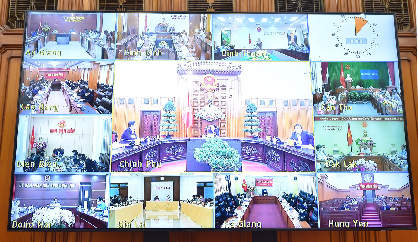 Theo báo cáo của Bộ Công Thương, đến ngày 25/12/2021, Quảng Ninh còn 1.555 xe, Lạng Sơn 4.204 xe, gây thiệt hại đáng kể cho doanh nghiệp và người dân, đặc biệt là mặt hàng nông sản (chiếm đến 80% các mặt hàng đặc tính dễ hư hỏng)...Ảnh: VGP/Đức Tuân