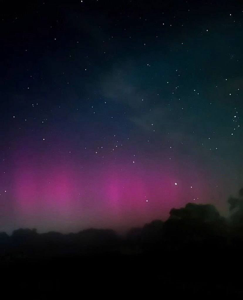 Hiện tượng cực quang cũng có thể được nhìn thấy ở miền bắc Canada và Alaska. Ảnh: X Сегодня в тренде. Hiện tượng cực quang cũng có thể được nhìn thấy ở miền bắc Canada và Alaska. Ảnh: X Сегодня в тренде.