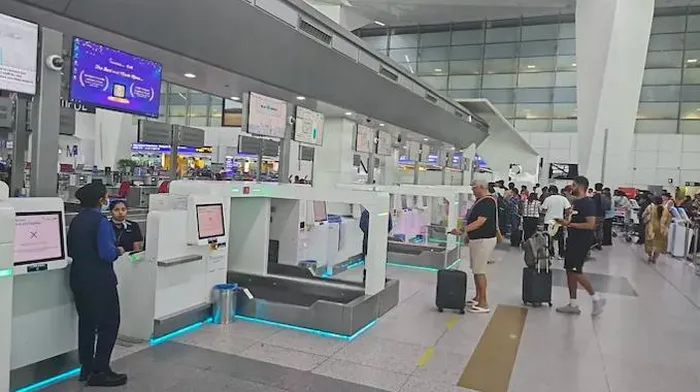 Sân bay quốc tế Indira Gandhi đặt trong tình trạng báo động sau khi nhận được thư đe dọa đánh bom. Ảnh: IndiaToday