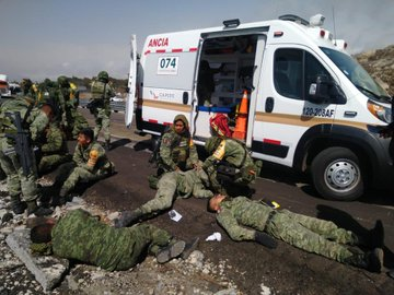 Trong số những người bị thương có nhiều người đang trong tình trạng nghiêm trọng, vì vậy số người chết vì tai nạn này có thể tăng lên. Trong số những người bị thương có nhiều người đang trong tình trạng nghiêm trọng, vì vậy số người chết vì tai nạn này có thể tăng lên.