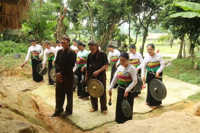 Hình ảnh hát "Sắc bùa" của người Mường tại huyện Ngọc Lặc, Thanh Hóa. Ảnh minh họa.